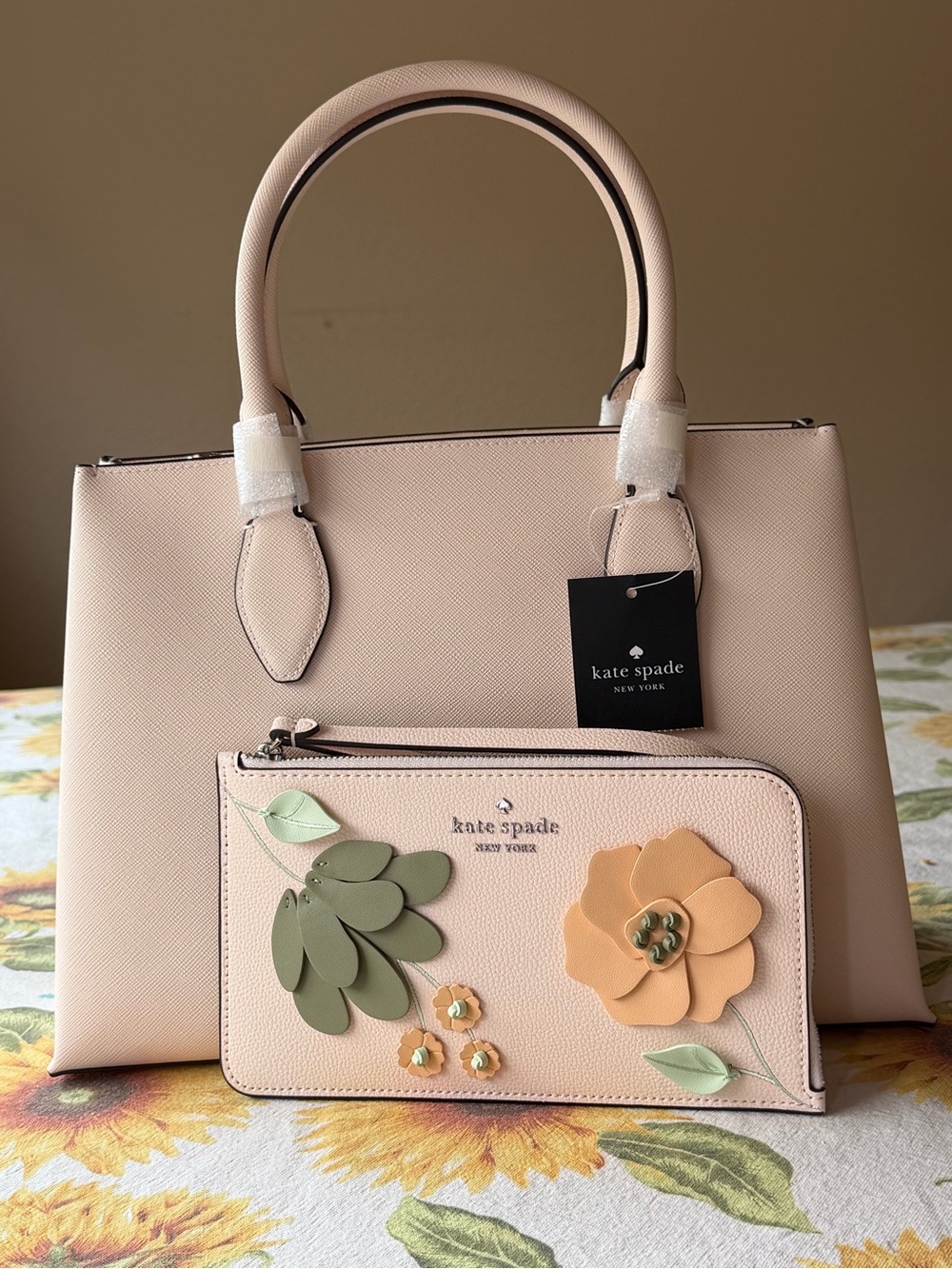 ππΌπ KATE SPADE RAE PEACH MEDIUM SATCHEL AND LUCY FLORAL WRISTLET ππΌπ NWT ππΌπ - Picture 3 of 16